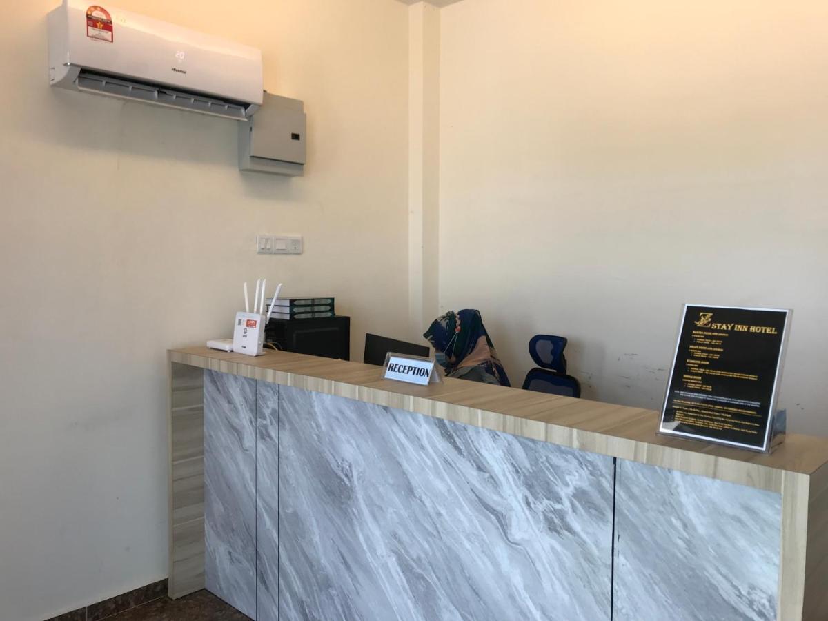 Oyo 90506 Z Stay Inn Hotel Simpang Renggam Exterior foto