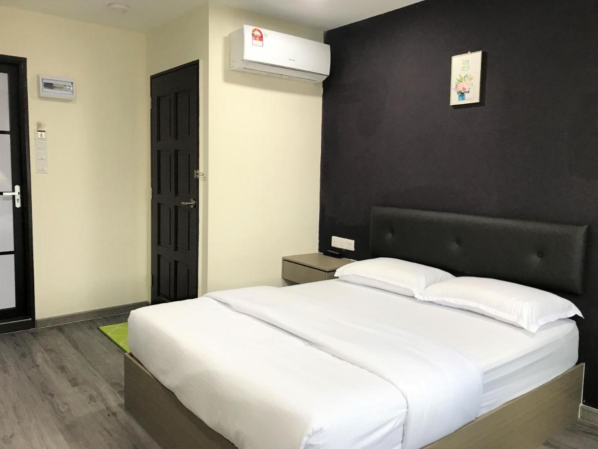 Oyo 90506 Z Stay Inn Hotel Simpang Renggam Exterior foto
