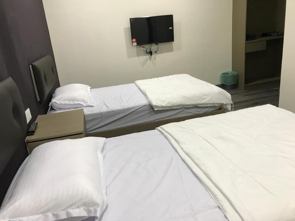Oyo 90506 Z Stay Inn Hotel Simpang Renggam Exterior foto