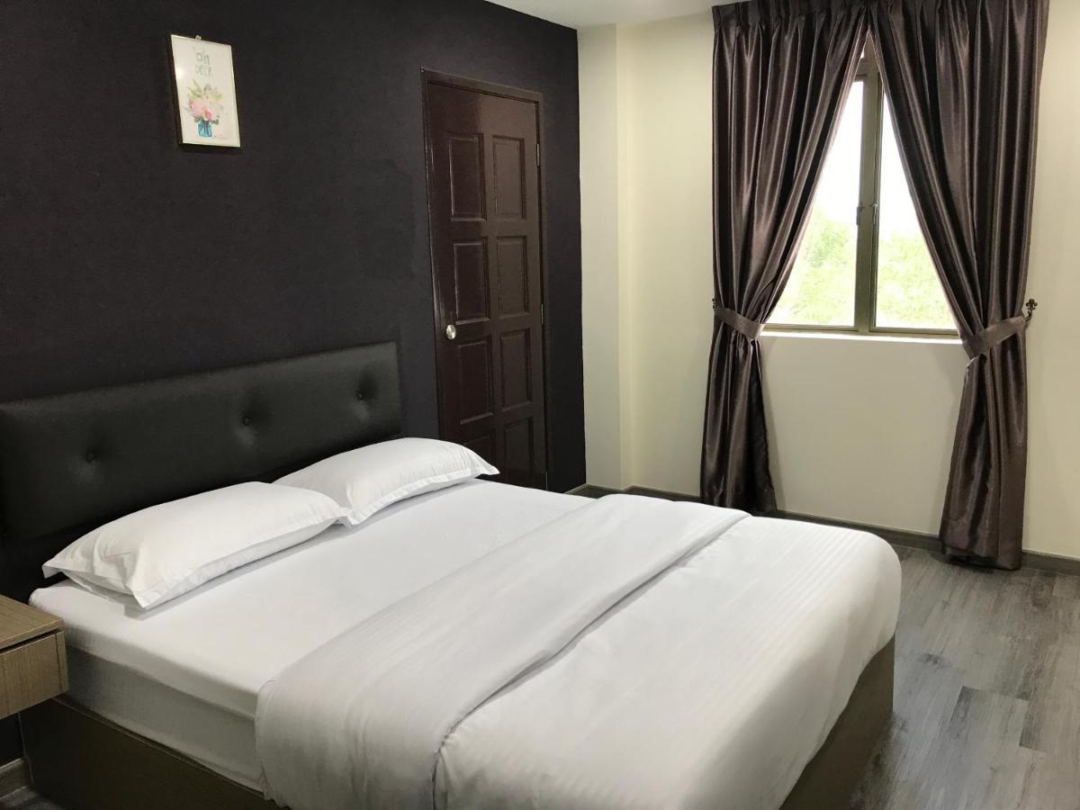 Oyo 90506 Z Stay Inn Hotel Simpang Renggam Exterior foto