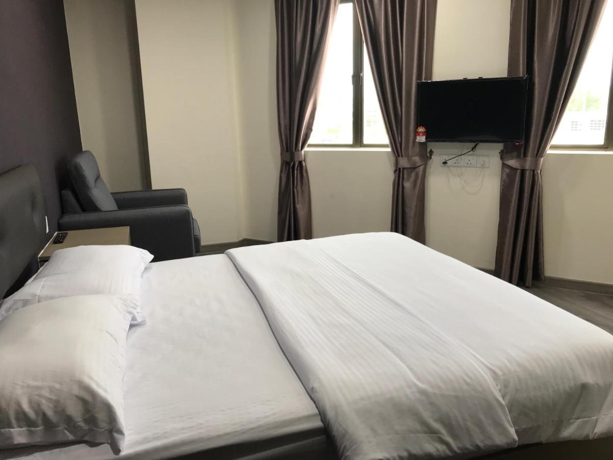 Oyo 90506 Z Stay Inn Hotel Simpang Renggam Exterior foto