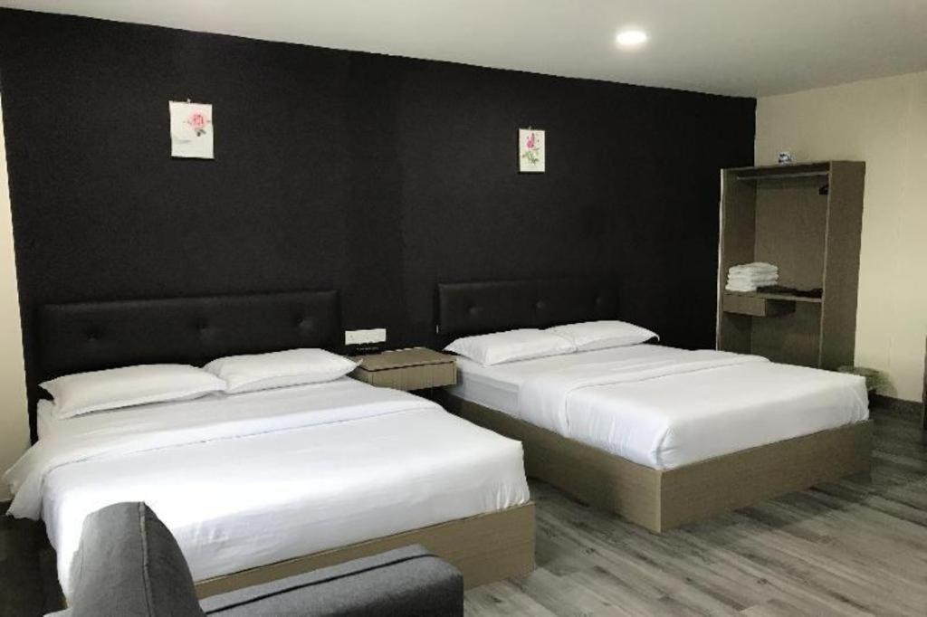 Oyo 90506 Z Stay Inn Hotel Simpang Renggam Exterior foto